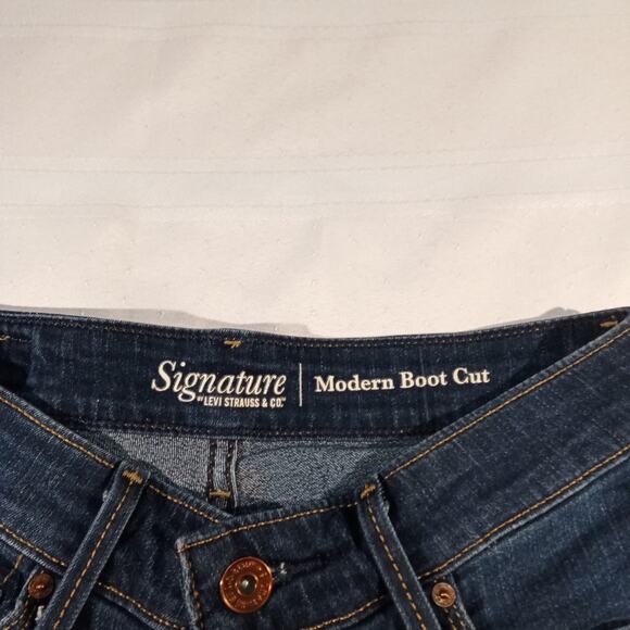 Signature by Levi Strauss Modern Bootcut Jeans Size 2M | W26 L32 | Stretch Denim - Picture 4 of 7